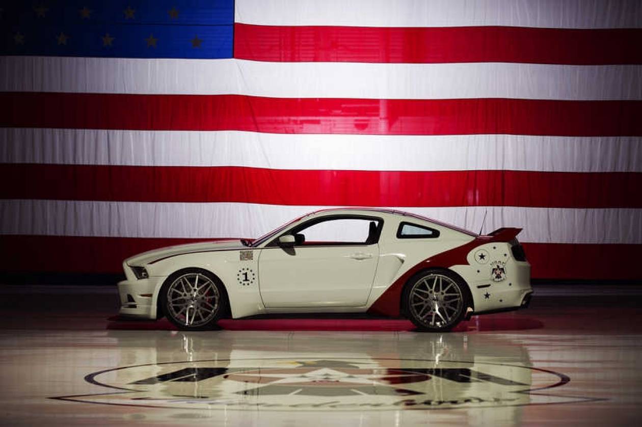 FORD MUSTANG GT US AIR FORCE THUNDERBIRDS