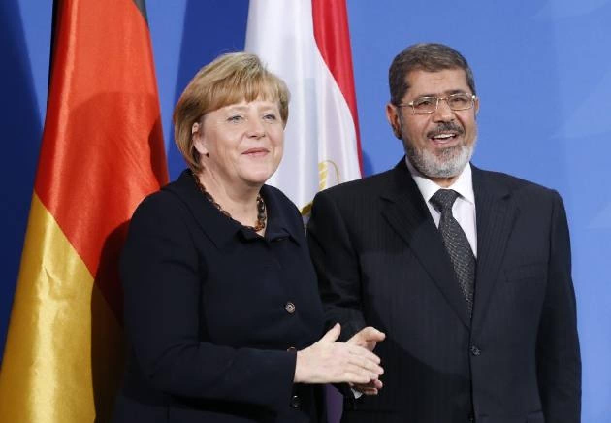 Μέρκελ: Ο Μόρσι πρέπει να απελευθερωθεί