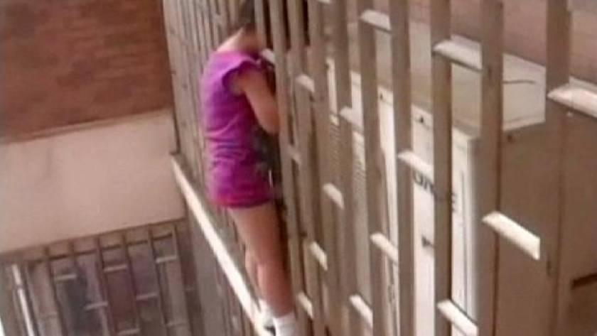 Βίντεο-ΣΟΚ: 5χρονη κρεμόταν από το κεφάλι σε 70 μέτρα ύψος
