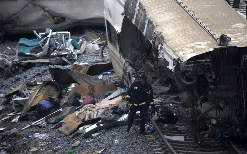Σιδηροδρομική τραγωδία: Ο μηχανοδηγός φρέναρε καθυστερημένα