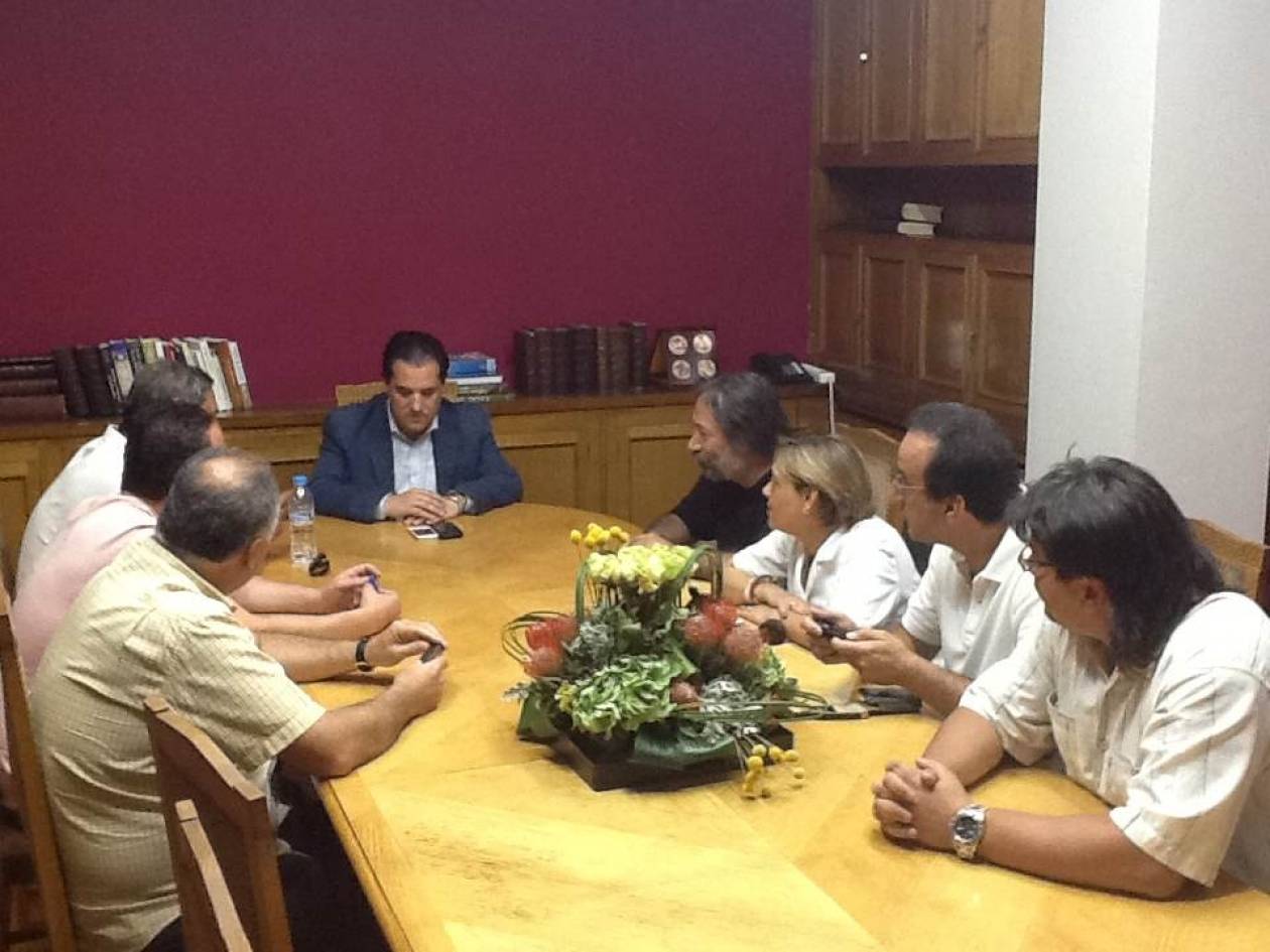 Άδ. Γεωργιάδης: Συνάντηση με συνδικαλιστές του «Αγ. Βαρβάρα» (pics)