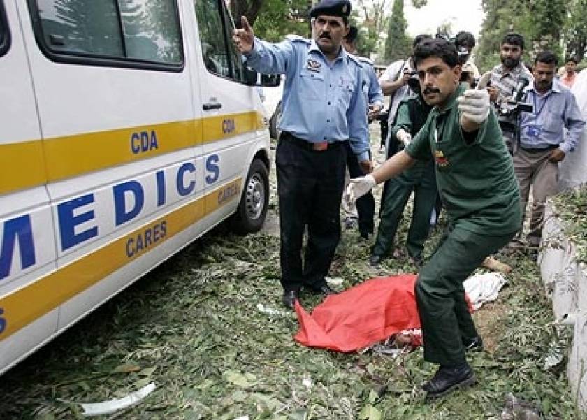 Πακιστάν: Δεκάδες νεκροί από επίθεση αυτοκτονίας
