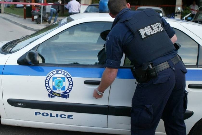 ΤΩΡΑ: Αστυνομική επιχείρηση στην Κόρινθο
