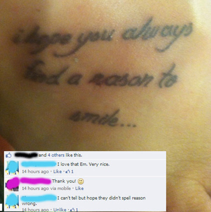 Έκανε τατουάζ, ανέβασε την φωτογραφία στο Facebook και έγινε ρεζίλι!