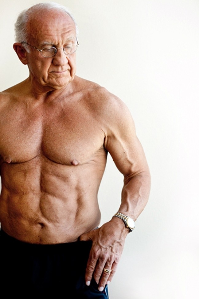 Εξωπραγματικό: Ένας 73χρονος παππούς με σώμα... 20άρη! (pics)