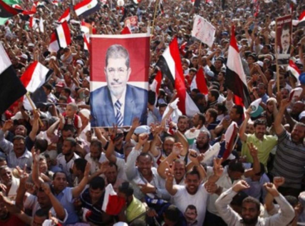 Χιλιάδες υποστηρικτές του Μόρσι πραγματοποιούν πορεία