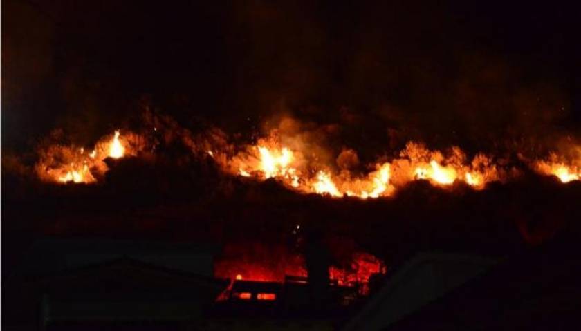 Πυρκαγιά στη Βαρυμπόμπη: Ενισχύονται οι δυνάμεις της Πυροσβεστικής