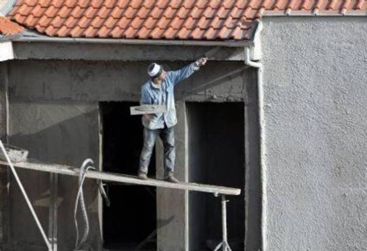 Οικοδόμοι καταπλακώθηκαν από τοίχο στην Εύβοια την ώρα του σεισμού