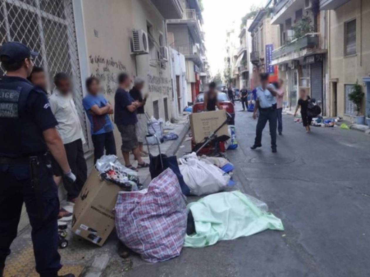 Τρεις συλλήψεις και 92 προσαγωγές για παρεμπόριο στο κέντρο της Αθήνας