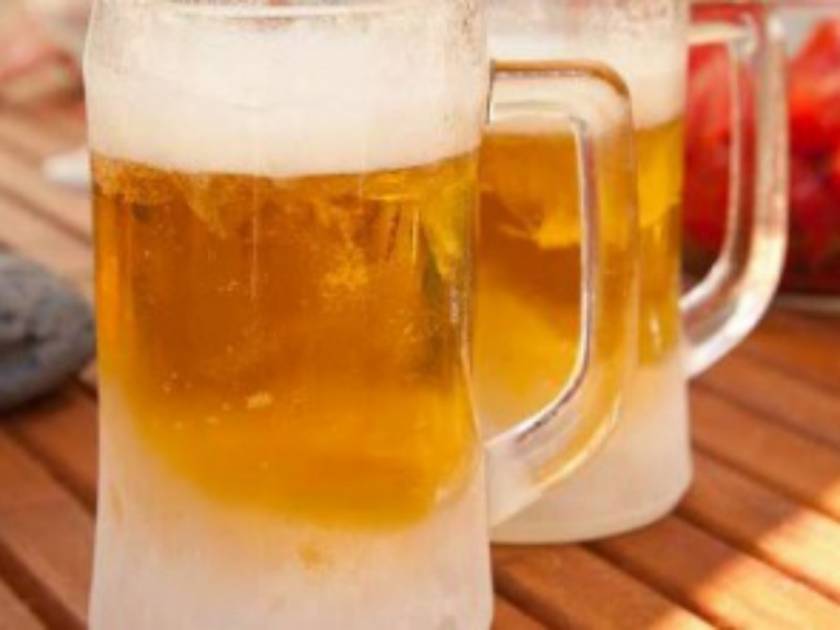 Πώς να παγώσετε σε τρία λεπτά τις μπύρες και τα αναψυκτικά σας