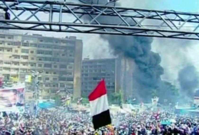 Κάιρο: Οι διαδηλωτές άνοιξαν πυρ, υποστηρίζει η κυβέρνηση