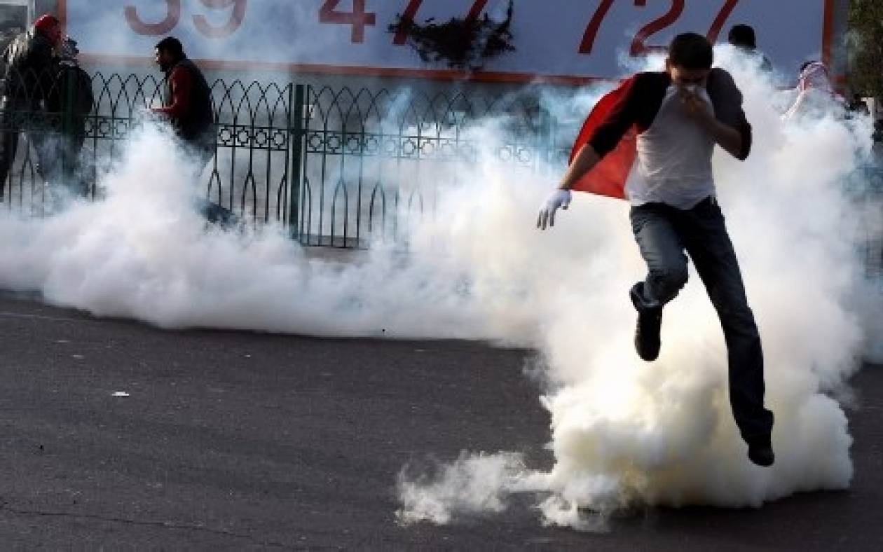 Μπαχρέιν: Εκτεταμένη χρήση δακρυγόνων εναντίον χιλιάδων διαδηλωτών