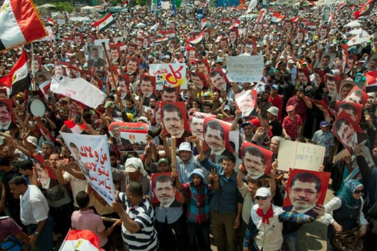 Αίγυπτος: Διπλό μήνυμα του στρατού στους οπαδούς του Μόρσι