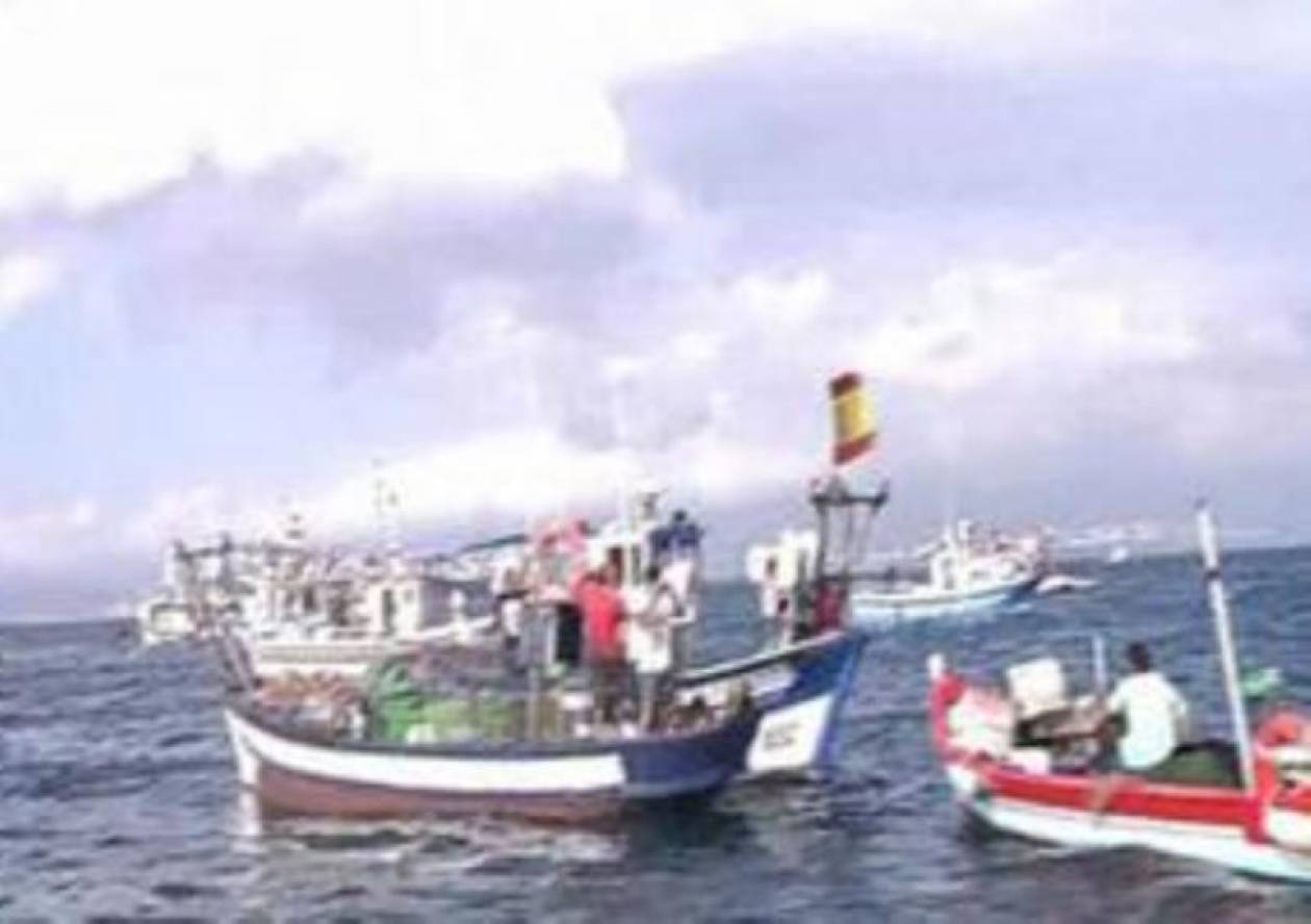 Διαμαρτυρία Ισπανών ψαράδων για τεχνητό βρετανικό ύφαλο