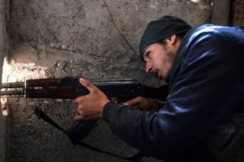 Αιματηρές μάχες μεταξύ Κούρδων και ισλαμιστών στη βόρεια Συρία