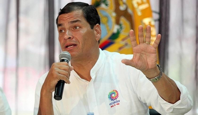 Ο Πρόεδρος του Ισημερινού αποφάσισε να απαγορεύσει τα έντυπα ΜΜΕ