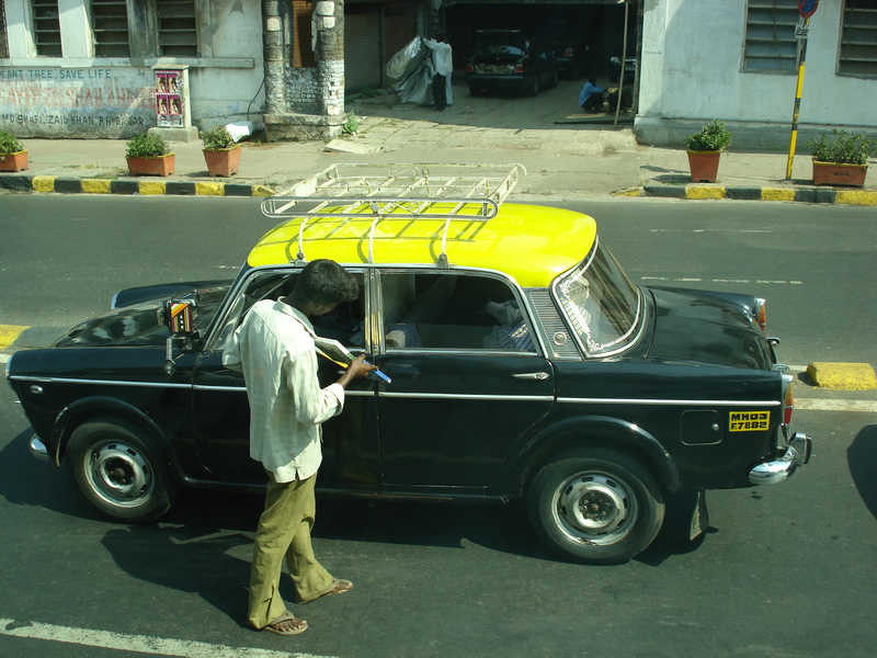 Τα διάσημα ταξί της Βομβάης αποσύρονται 