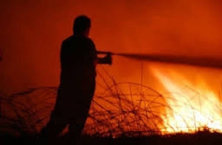 Υπό μερικό έλεγχο η πυρκαγιά στο Μεσολόγγι