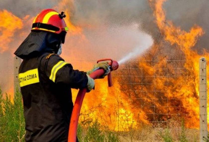 Τώρα: Πυρκαγιά στη Βούλα