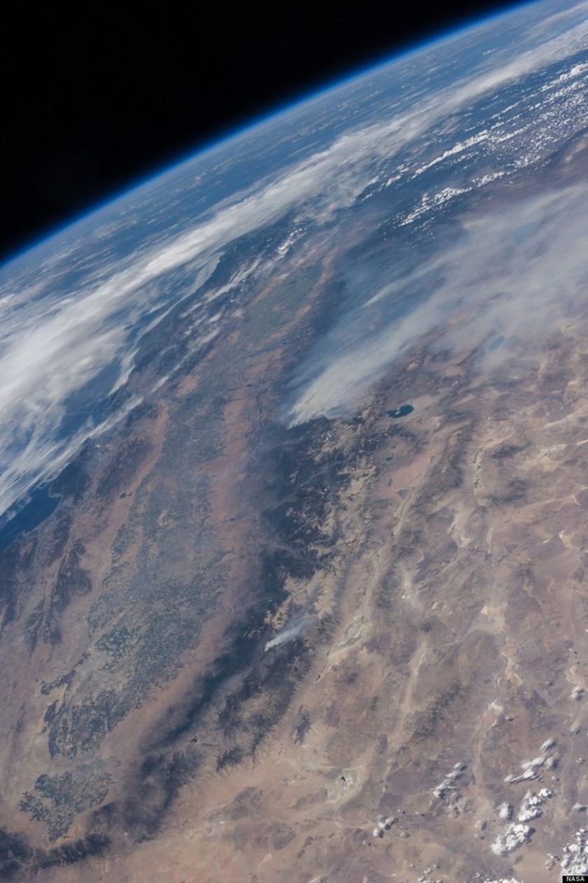 H φωτιά στην Καλιφόρνια από το διάστημα (pics)