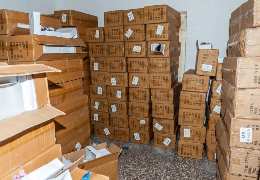 Ταύρος: Αποθήκη «έκρυβε» προϊόντα απομίμησης