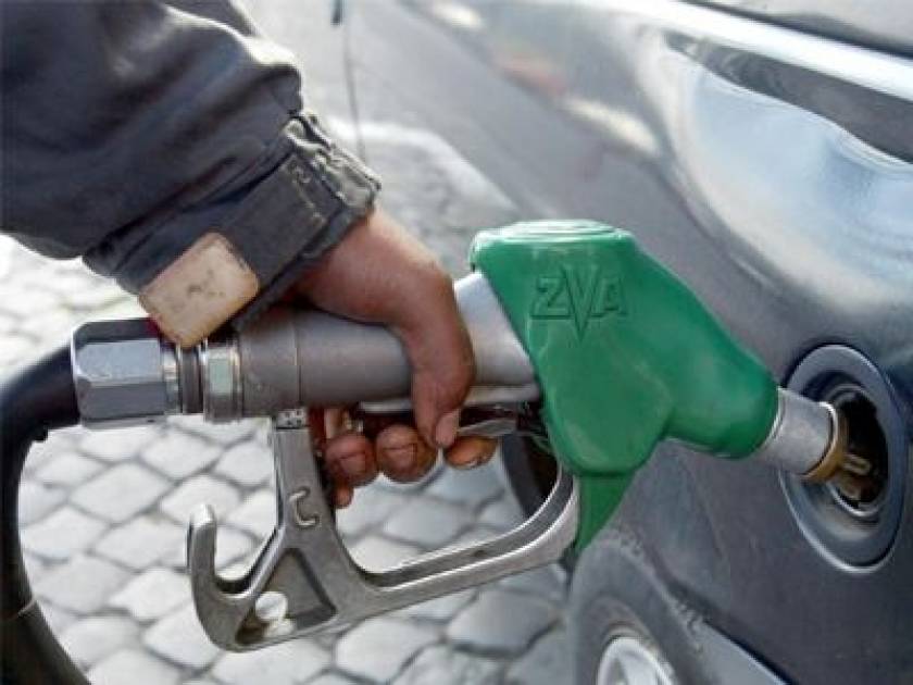 Ανεβαίνει επικίνδυνα και πάλι η τιμή της βενζίνης