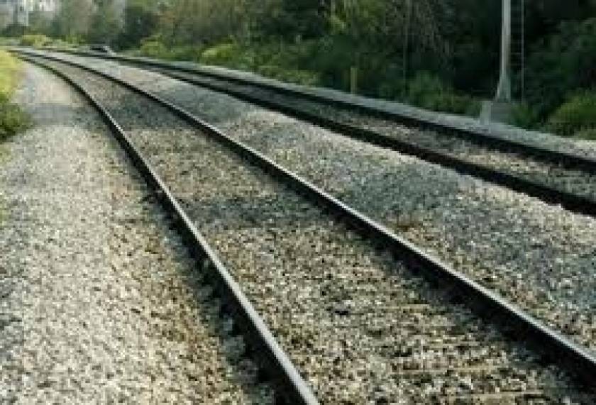 Αυτοκτονία στη Θεσσαλονίκη:Έβαλε το κεφάλι της στις γραμμές του τρένου