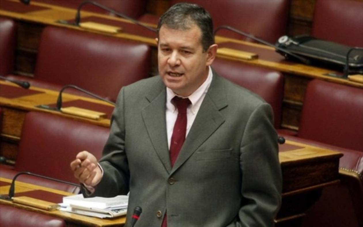 Να αποκτήσει η Βουλή εικονοστάσιο ζητεί ο Κ. Γιοβανόπουλος