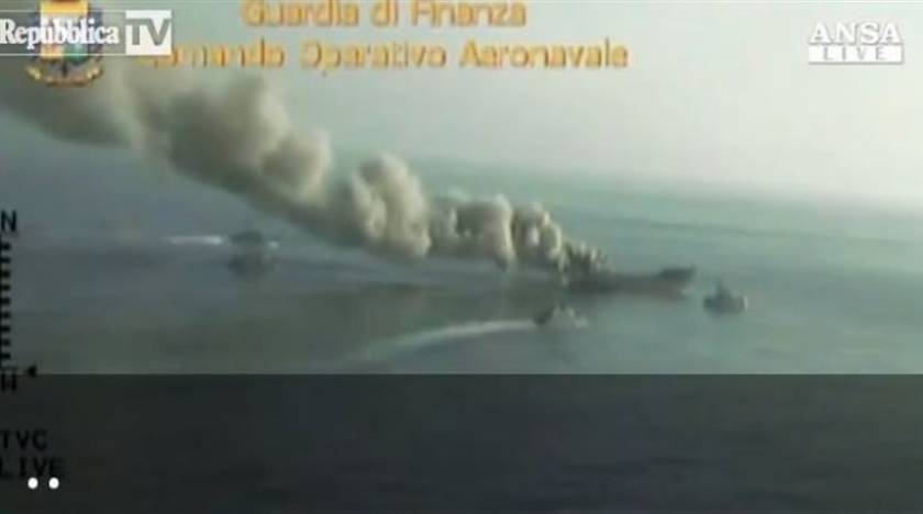 Βίντεο: Πυρπόλησαν πλοίο με 30 τόνους χασίς!