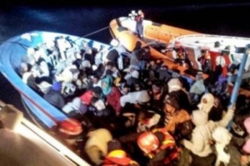 Διάσωση τουλάχιστον 700 μεταναστών στην Ιταλία