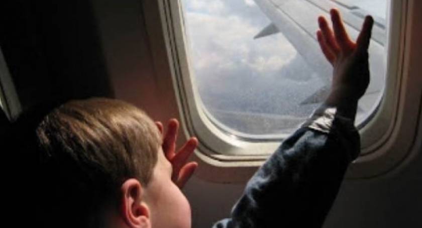 ΤΟ ΞΕΡΕΣ; Γιατί τα παράθυρα στα αεροπλάνα έχουν οβάλ σχήμα;