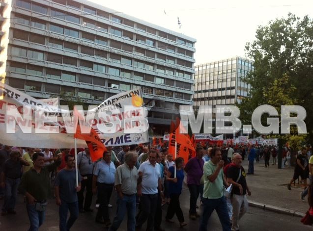 Ολοκληρώθηκε το συλλαλητήριο της ΟΛΜΕ στο Σύνταγμα (pics+vid)