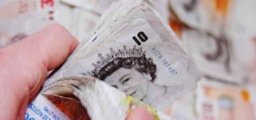 Αγγλία: Στην κυκλοφορία τα πλαστικά χαρτονομίσματα