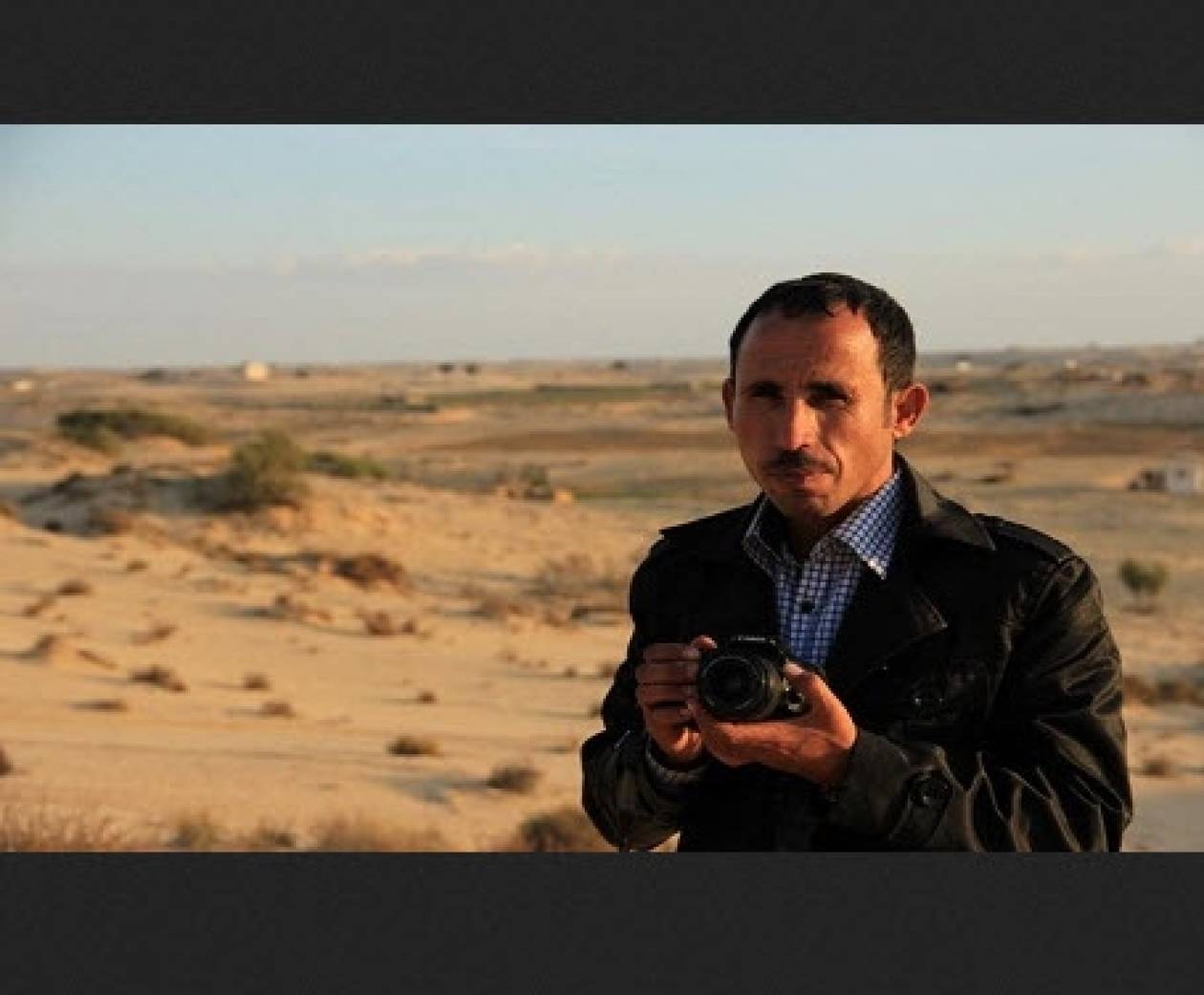 Σε στρατιωτικό δικαστήριο παραπέμφθηκε ένας δημοσιογράφος στην Αίγυπτο