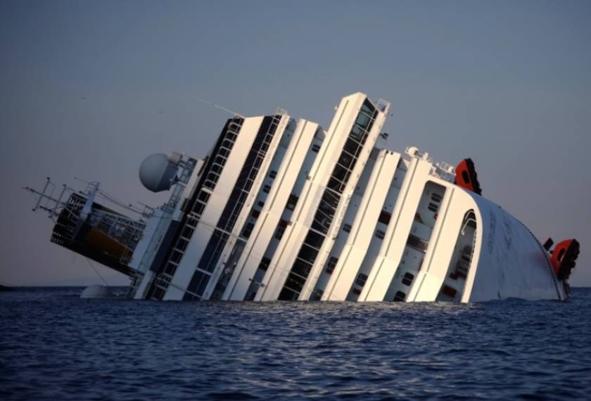 Ξεκινά τη Δευτέρα η ανέλκυση του Costa Concordia