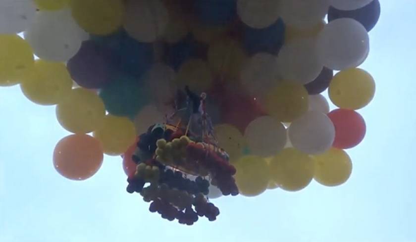 Βίντεο: Η στάση πτήσης του Αμερικανού με τα μπαλόνια