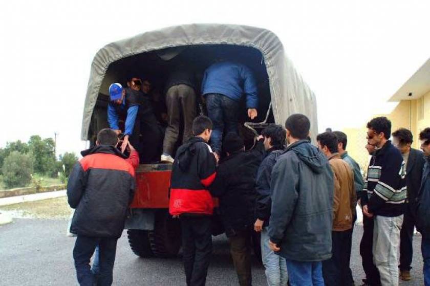Πρέβεζα: Φορτηγάκι με λαθρομετανάστες εντοπίστηκε στο Μονολίθι