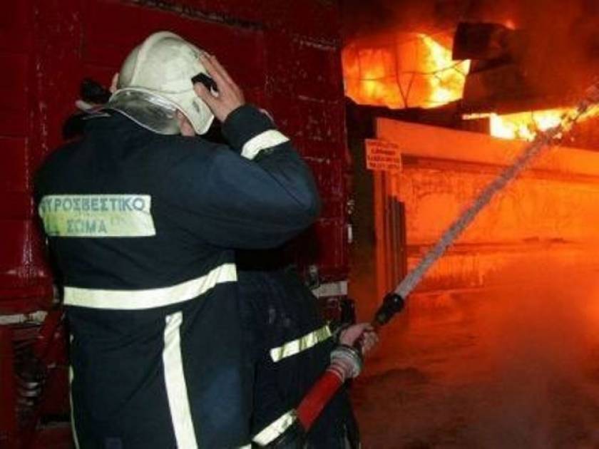 Μεγάλη πυρκαγιά σε εργοστάσιο στη Θεσσαλονίκη