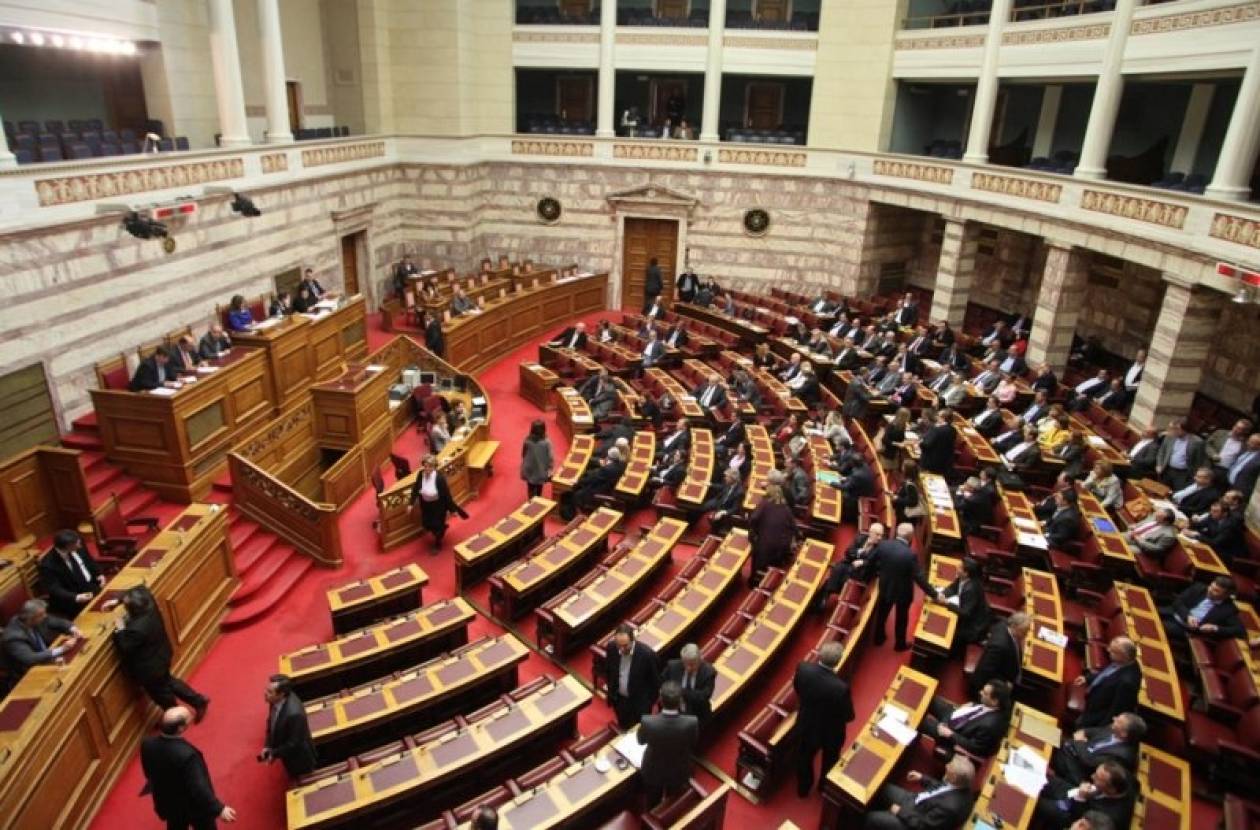 Κόντρα στη Βουλή για τη δολοφονία στο Κερατσίνι