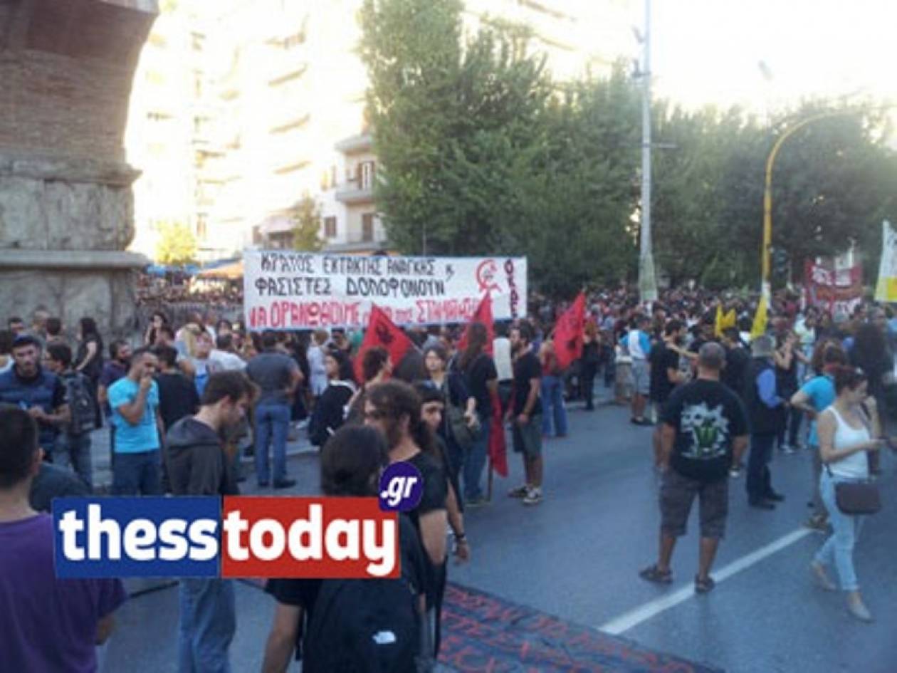 Επεισόδια στο αντιφασιστικό συλλαλητήριο στη Θεσσαλονίκη