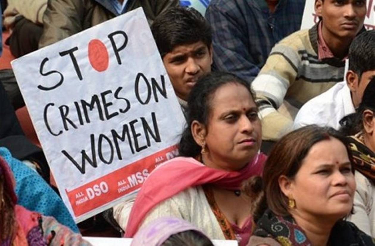 Στο εδώλιο πέντε άτομα για τον ομαδικό βιασμό ρεπόρτερ στην Ινδία
