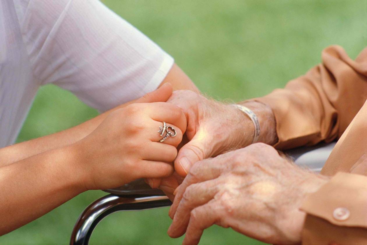 Θα τριπλασιαστούν ως το 2050 οι ηλικιωμένοι που έχουν ανάγκη φροντίδας