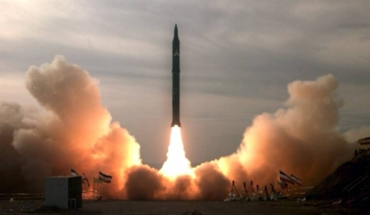 Ιράν: Οι ένοπλες δυνάμεις παρουσίασαν 30 βαλλιστικούς πυραύλους
