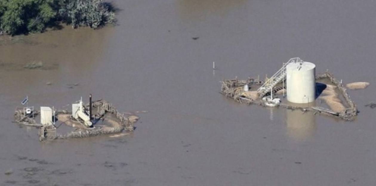 Κολοράντο: Μετά τις πλημμύρες σειρά έχουν οι πετρελαιοκηλίδες