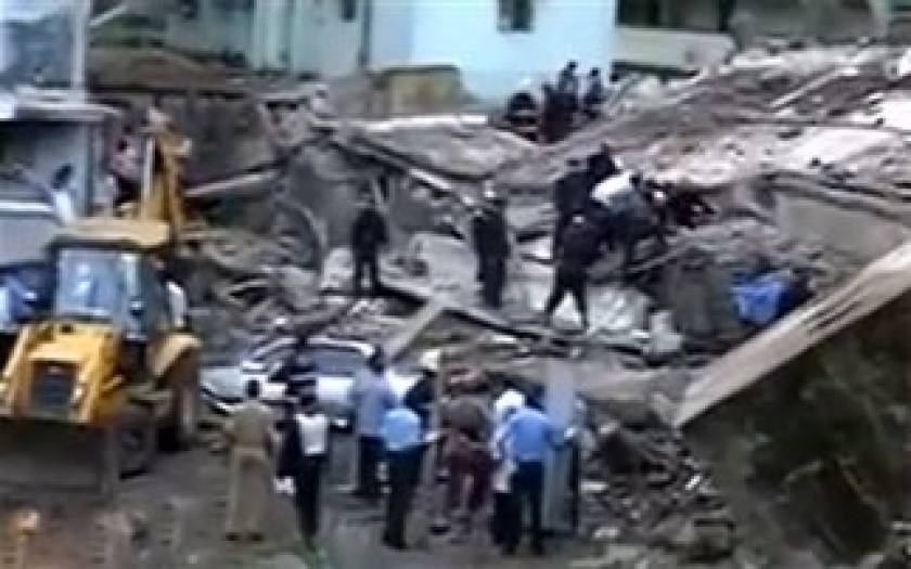 Περίπου 25 εγκλωβισμένοι στο κτίριο στο Μουμπάι