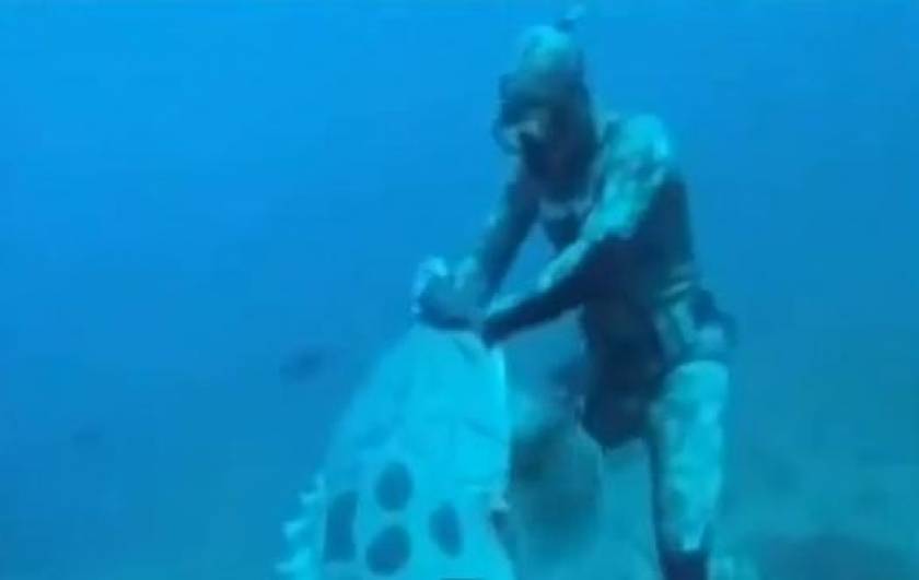 Βίντεο: Απίστευτη μάχη δύτη με τεράστιο ψάρι!