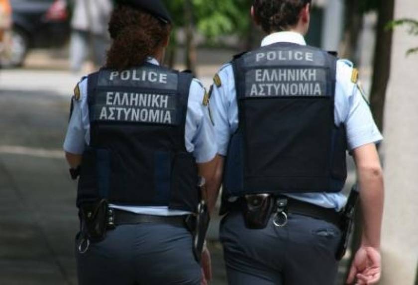 Συνελήφθη γυναίκα αστυνομικός για εμπλοκή στη δράση της Χρυσής Αυγής