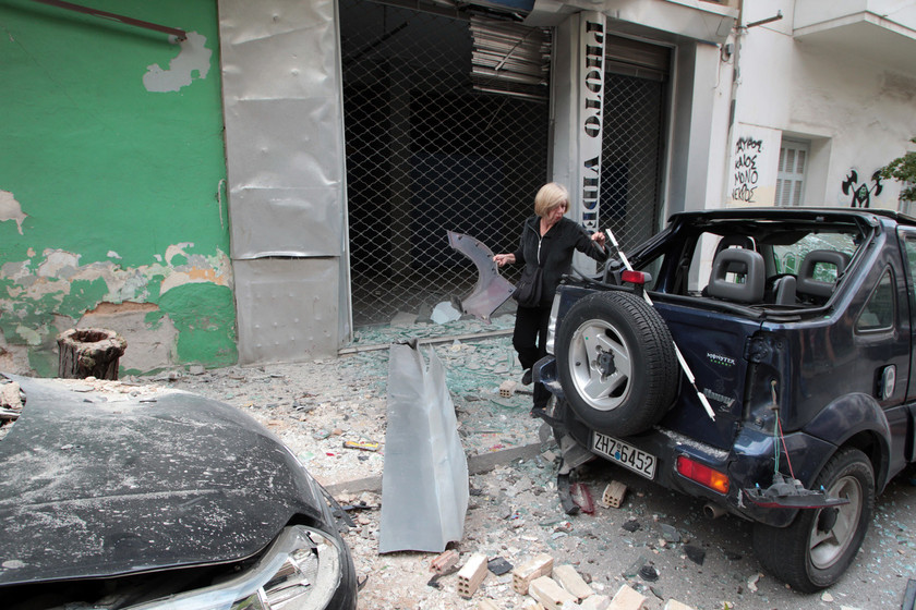 Εικόνες–σοκ από την έκρηξη βόμβας σε σύνδεσμο του Παναθηναϊκού