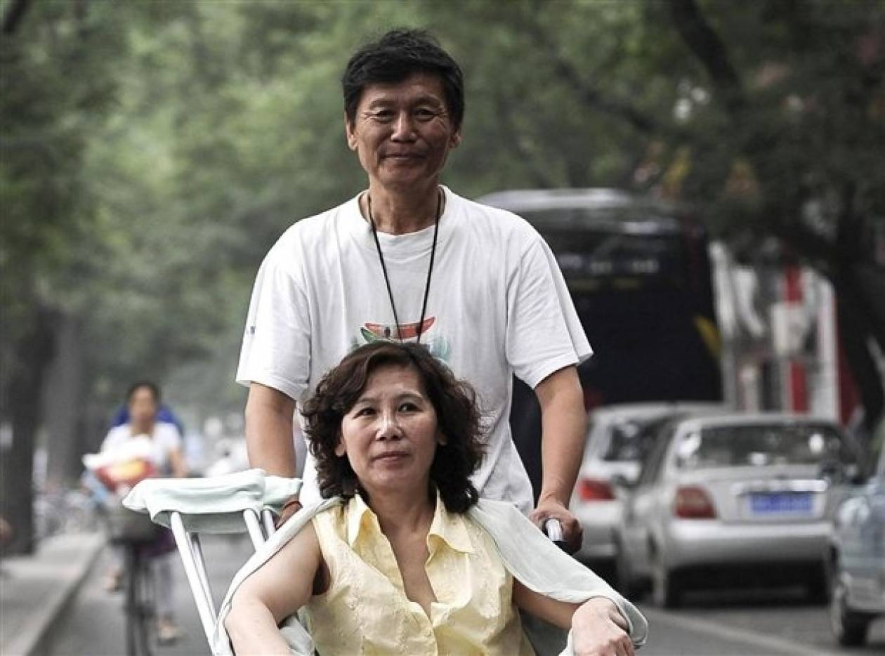 Ελεύθερη η κινέζα ακτιβίστρια που έμεινε ανάπηρη από τα βασανιστήρια