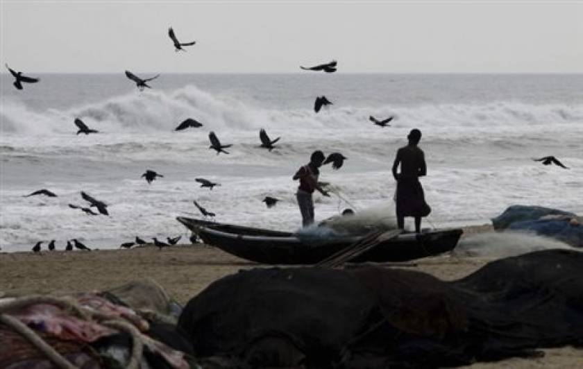 Για το χτύπημα του κυκλώνα Παϊλίν ετοιμάζεται η Ινδία